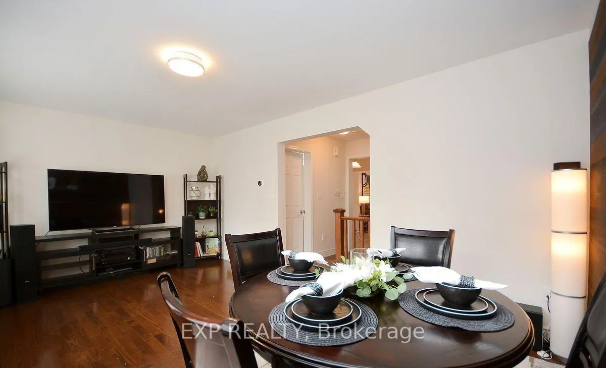 Photo 18 of 13 Colonel Frank Ching Crescent, Brampton, Fletcher's West — HOMEH