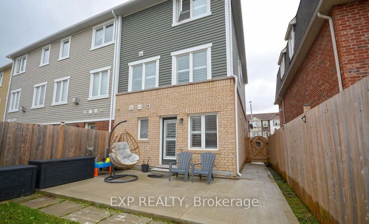 Photo 39 of 13 Colonel Frank Ching Crescent, Brampton, Fletcher's West — HOMEH