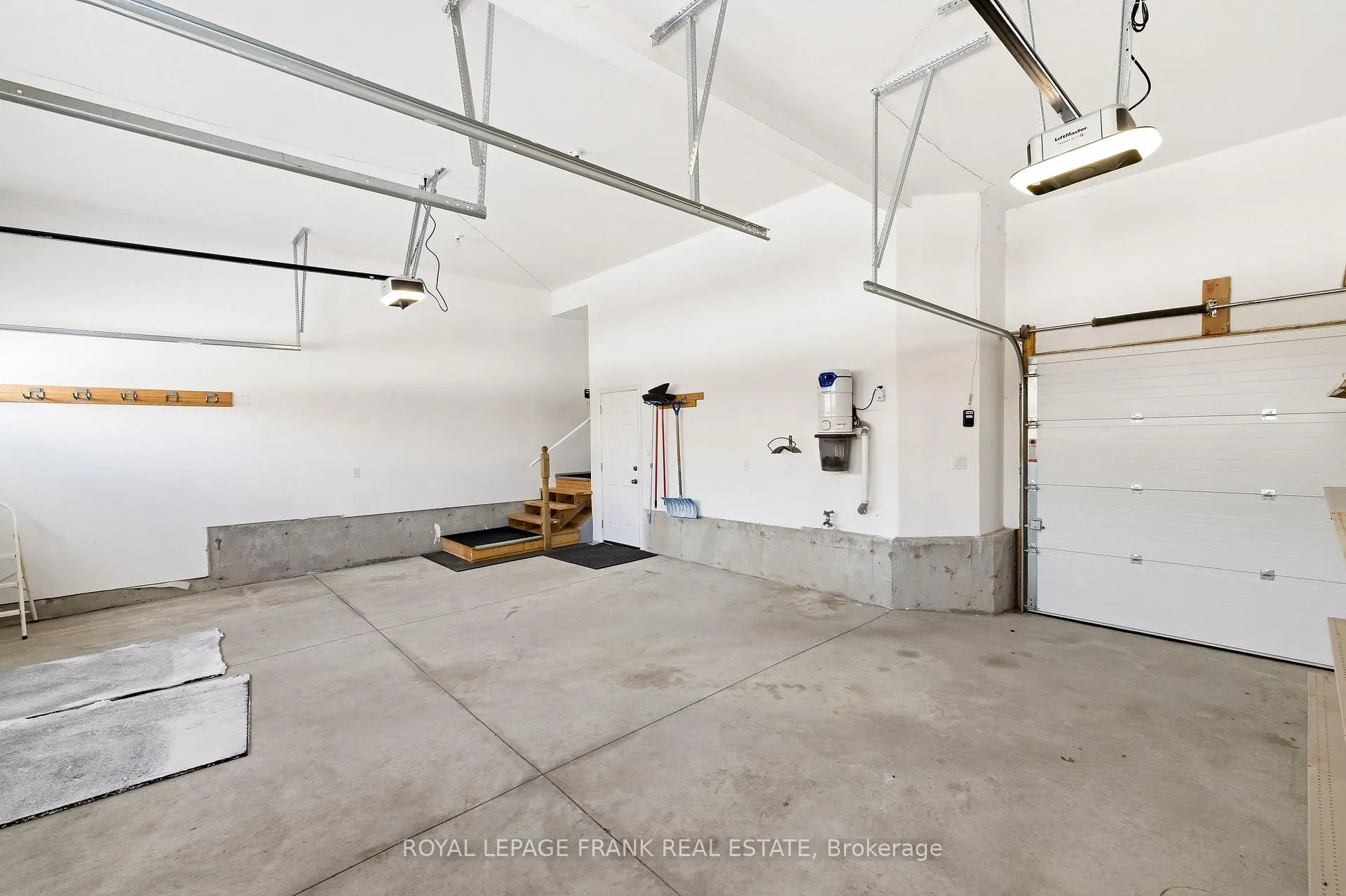 Photo 42 of 51 Nathan Avenue, Whitby, Brooklin — HOMEH
