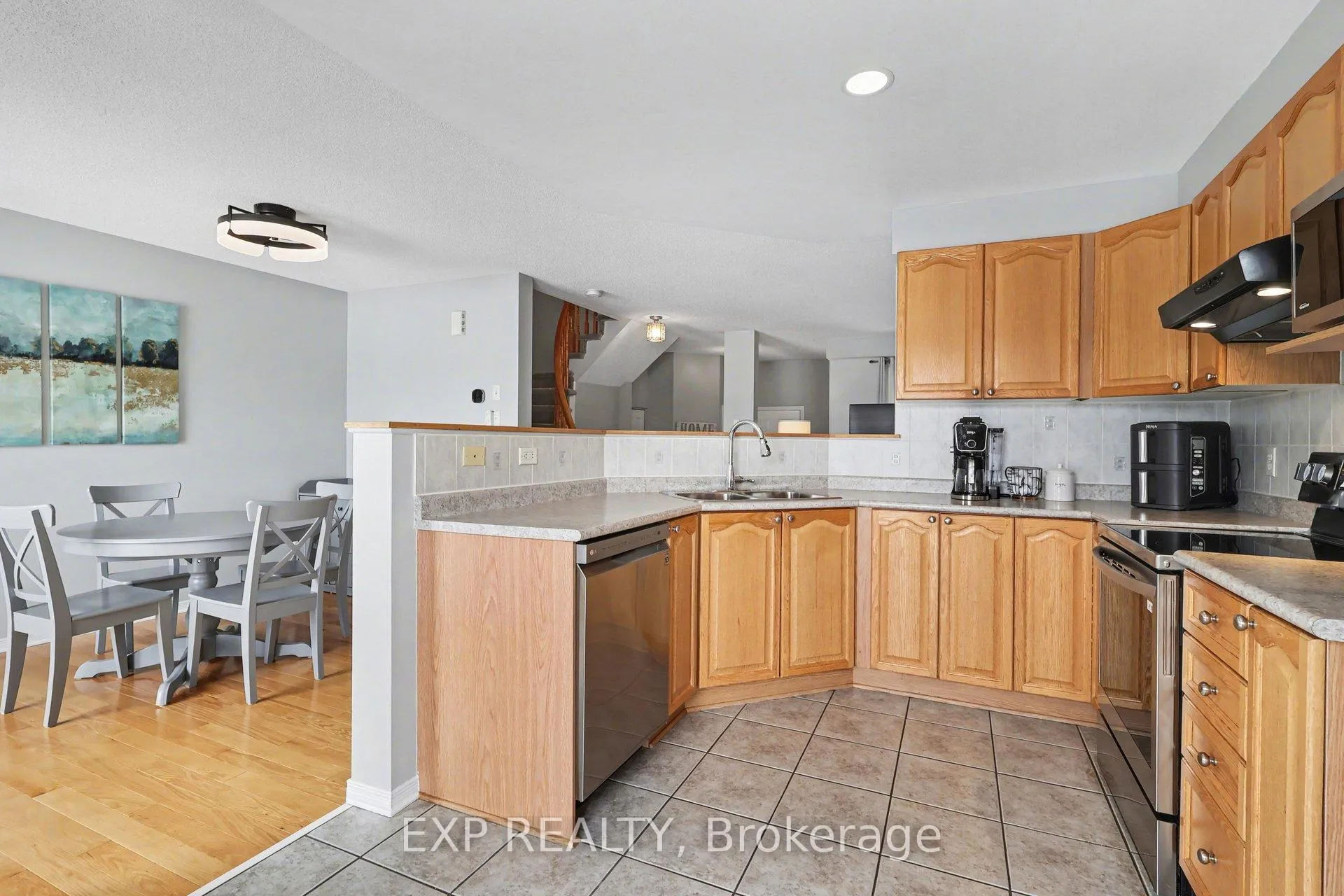 Photo 15 of 1513 Demeter Street, Ottawa, Fallingbrook/Gardenway South — HOMEH