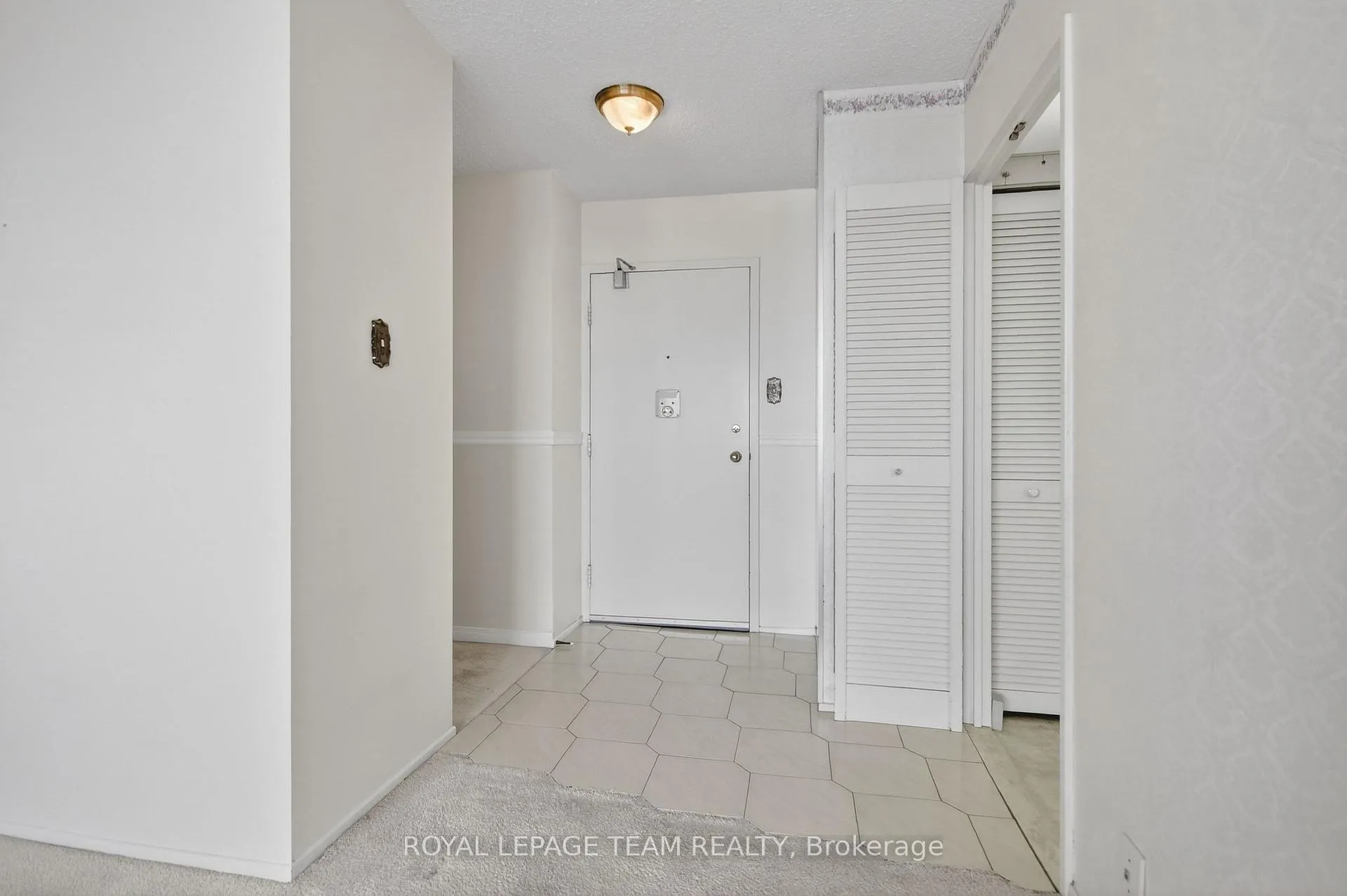 Photo 3 of Unit 708, 1285 Cahill Drive, Ottawa, South Keys — HOMEH