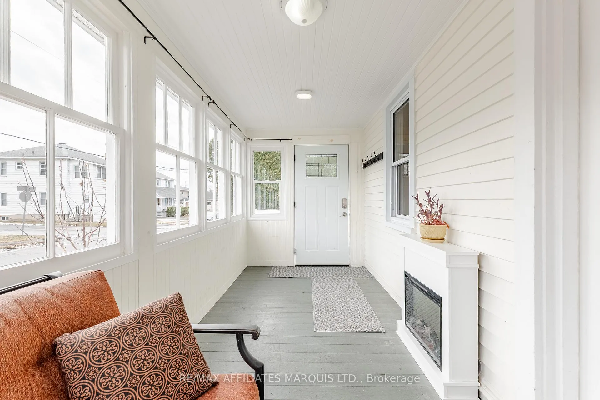 Photo 2 of 323 8th Street E, Cornwall — HOMEH