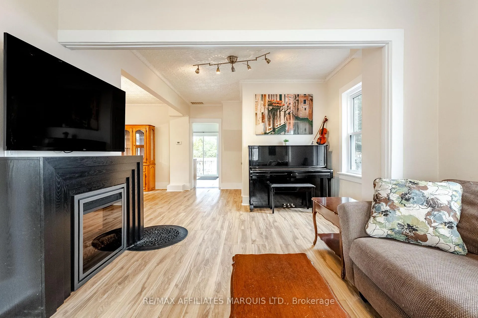 Photo 12 of 323 8th Street E, Cornwall — HOMEH