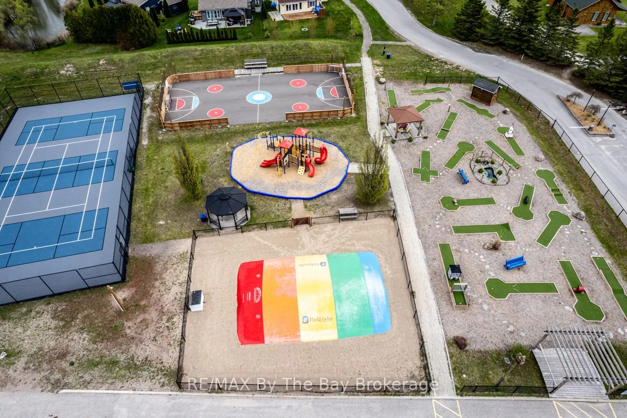 Photo 7 of 133 Theme Park Drive, Wasaga Beach — HOMEH