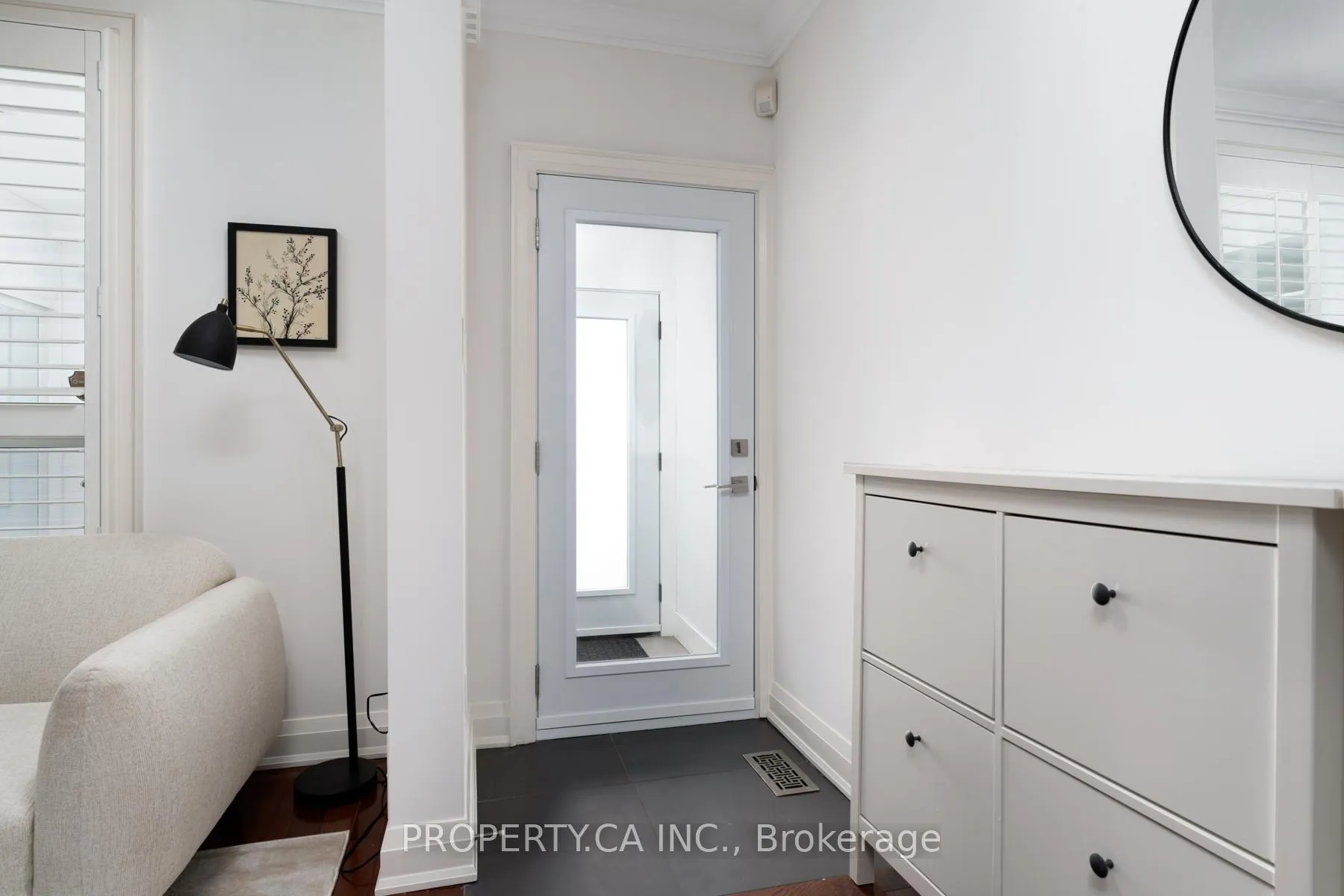 Photo 4 of 283 Lansdowne Avenue, Toronto, Little Portugal — HOMEH