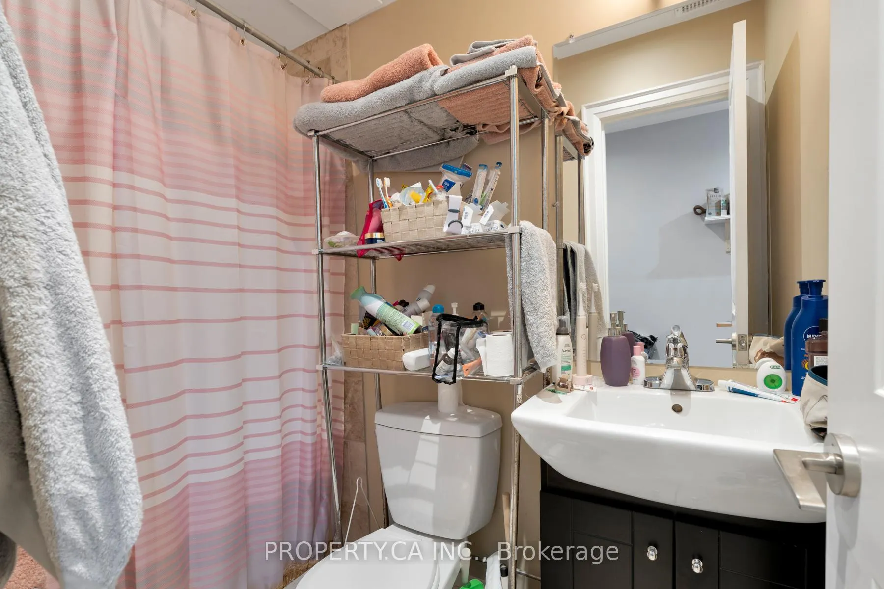 Photo 33 of 283 Lansdowne Avenue, Toronto, Little Portugal — HOMEH