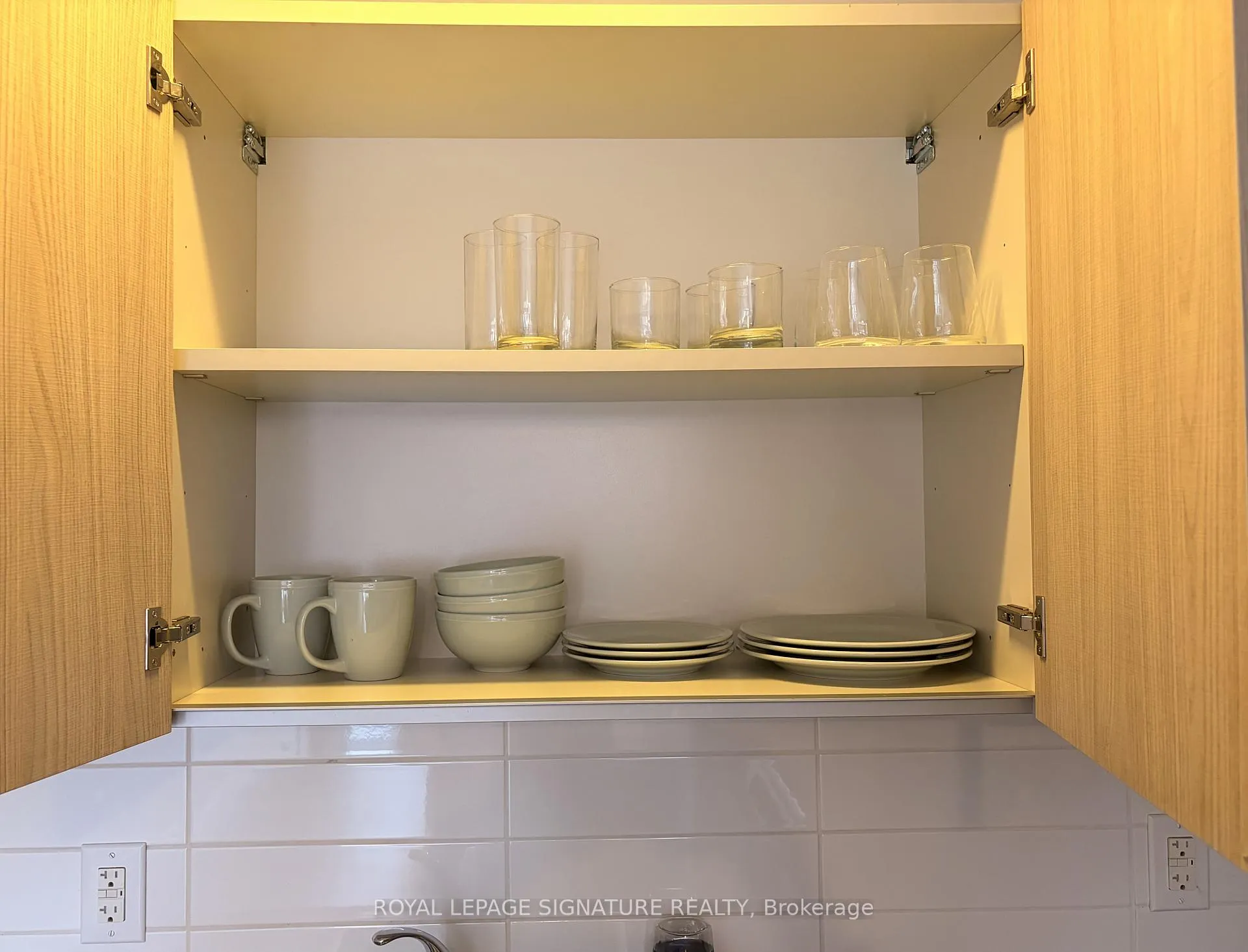 Photo 3 of Unit 201, 335 College Street, Toronto, Kensington-Chinatown — HOMEH