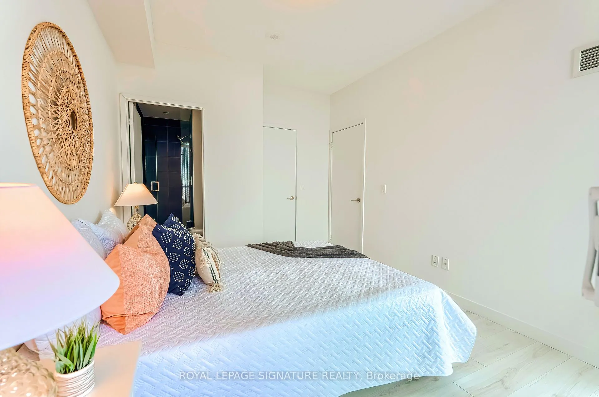 Photo 17 of Unit 2705, 8 Eglinton Avenue E, Toronto, Mount Pleasant West — HOMEH