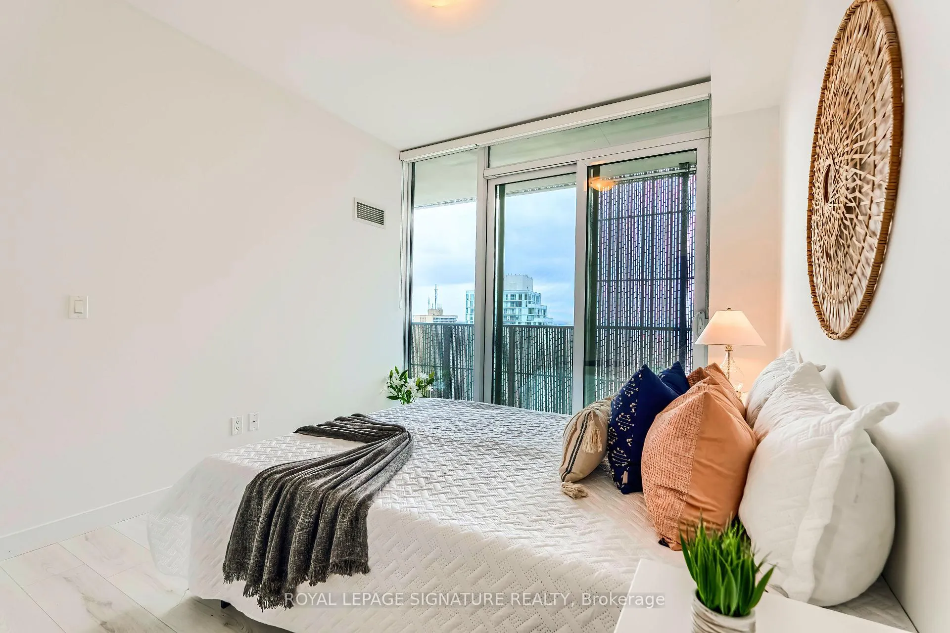 Photo 18 of Unit 2705, 8 Eglinton Avenue E, Toronto, Mount Pleasant West — HOMEH