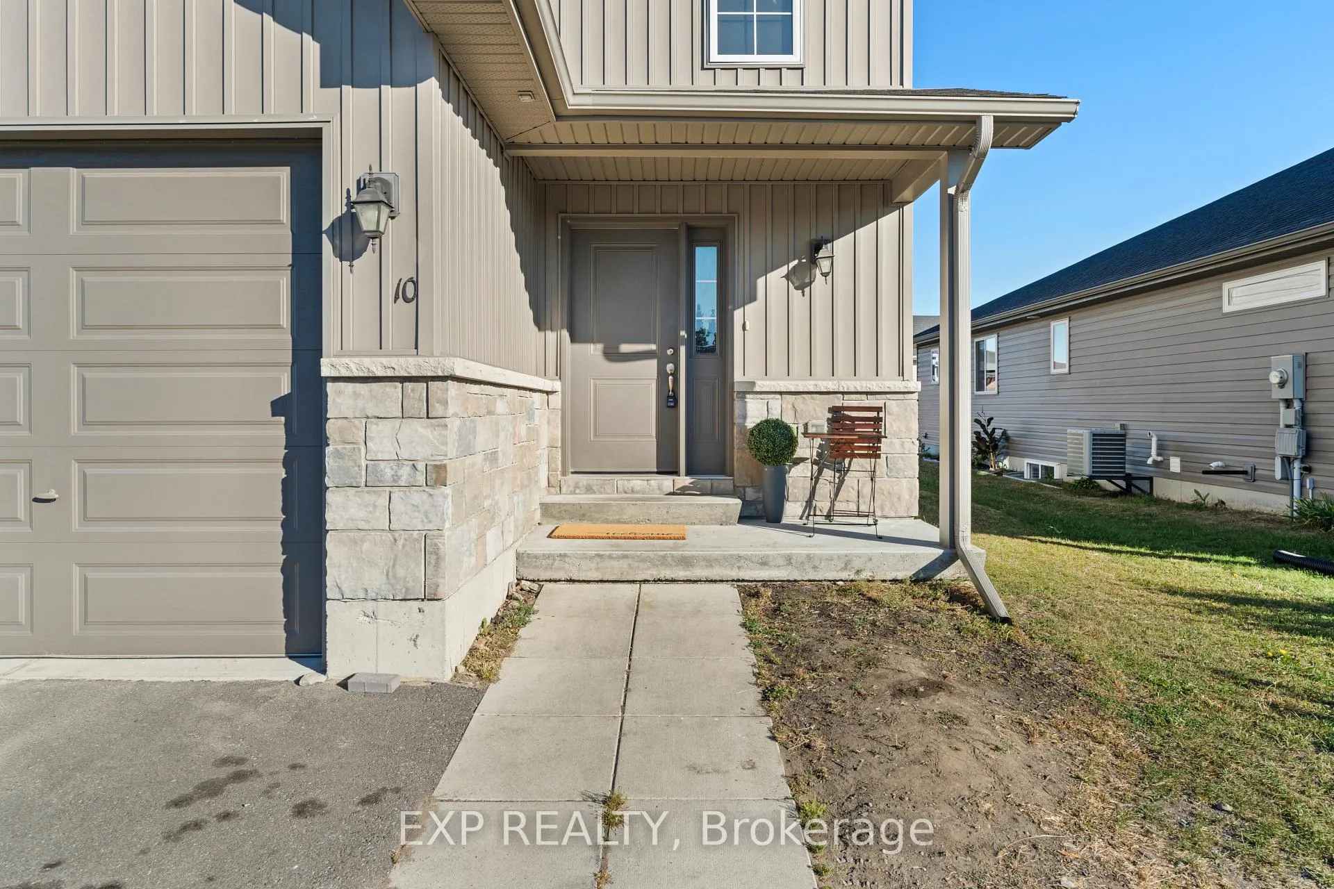 Photo 2 of 10 Cobblestone Street, Belleville, Belleville Ward — HOMEH