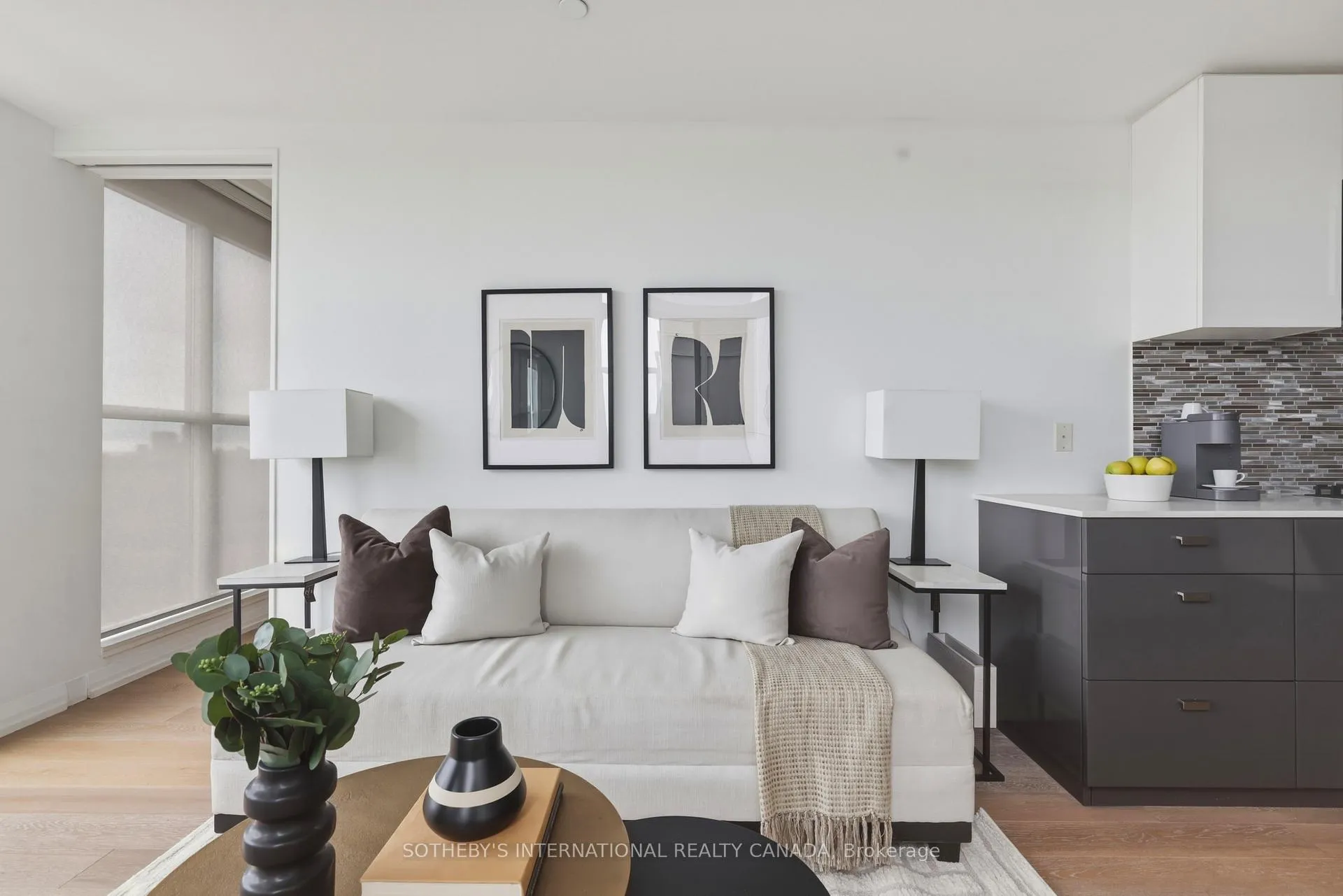 Photo 3 of Unit 707, 835 St Clair Avenue W, Toronto, Wychwood — HOMEH
