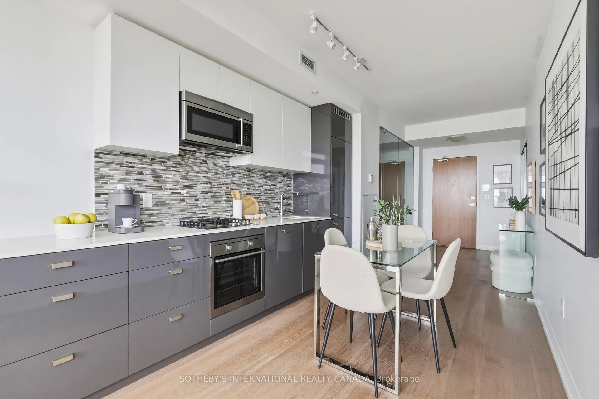 Photo 9 of Unit 707, 835 St Clair Avenue W, Toronto, Wychwood — HOMEH