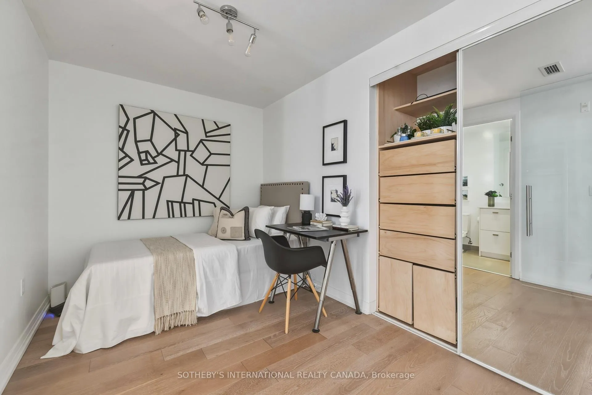 Photo 17 of Unit 707, 835 St Clair Avenue W, Toronto, Wychwood — HOMEH