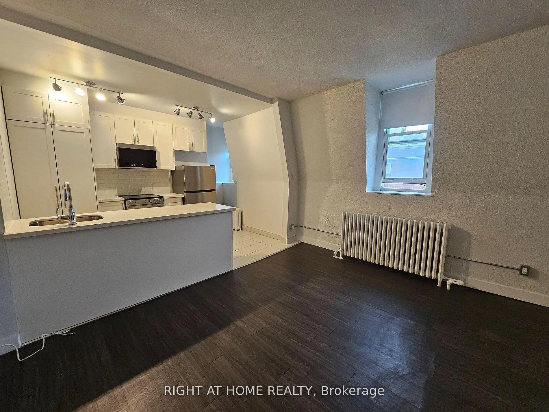 Photo 3 of Unit 203, 72 Wellesley Street E, Toronto, Church-Yonge Corridor — HOMEH