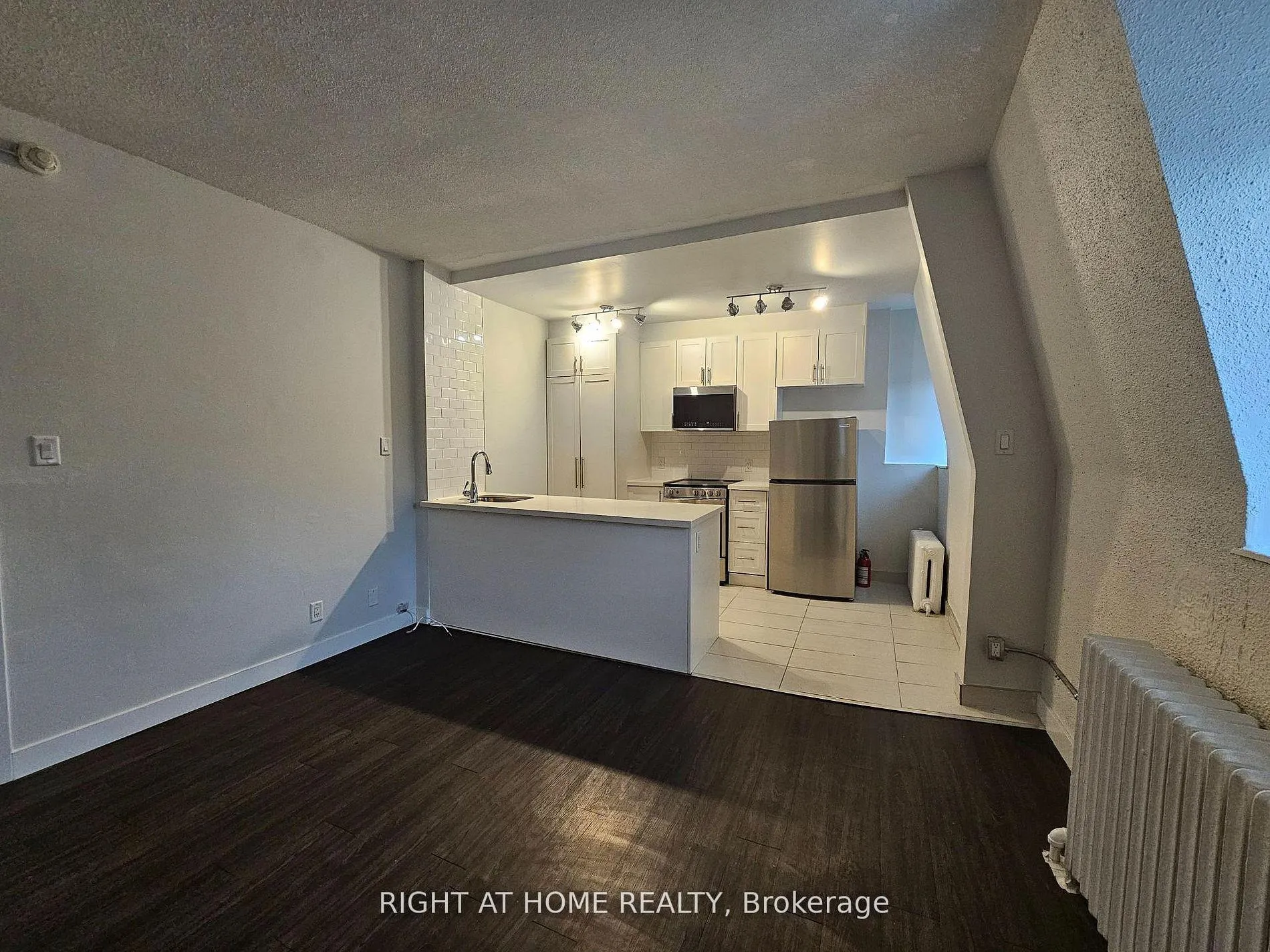 Photo 5 of Unit 203, 72 Wellesley Street E, Toronto, Church-Yonge Corridor — HOMEH