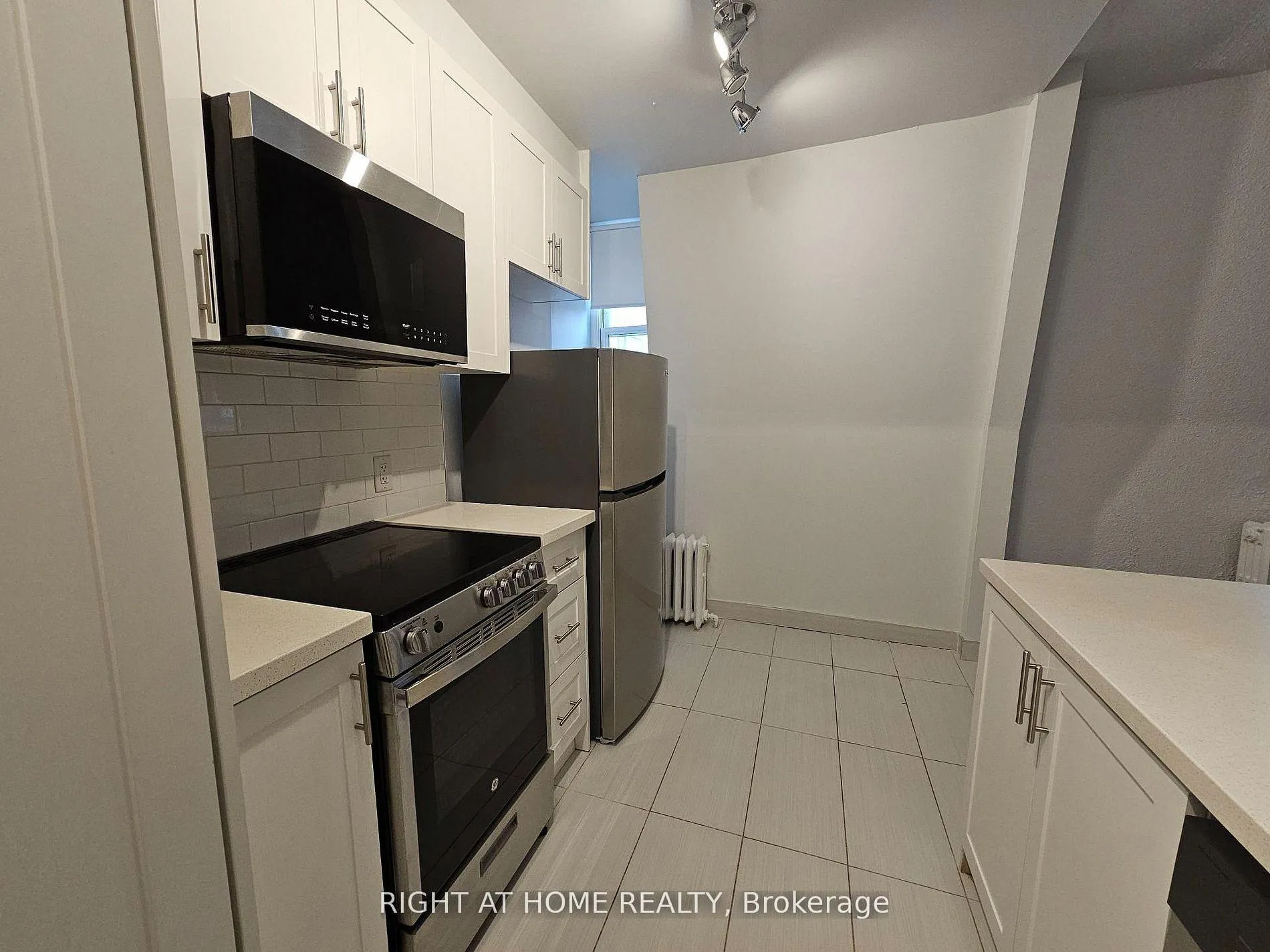 Photo 8 of Unit 203, 72 Wellesley Street E, Toronto, Church-Yonge Corridor — HOMEH