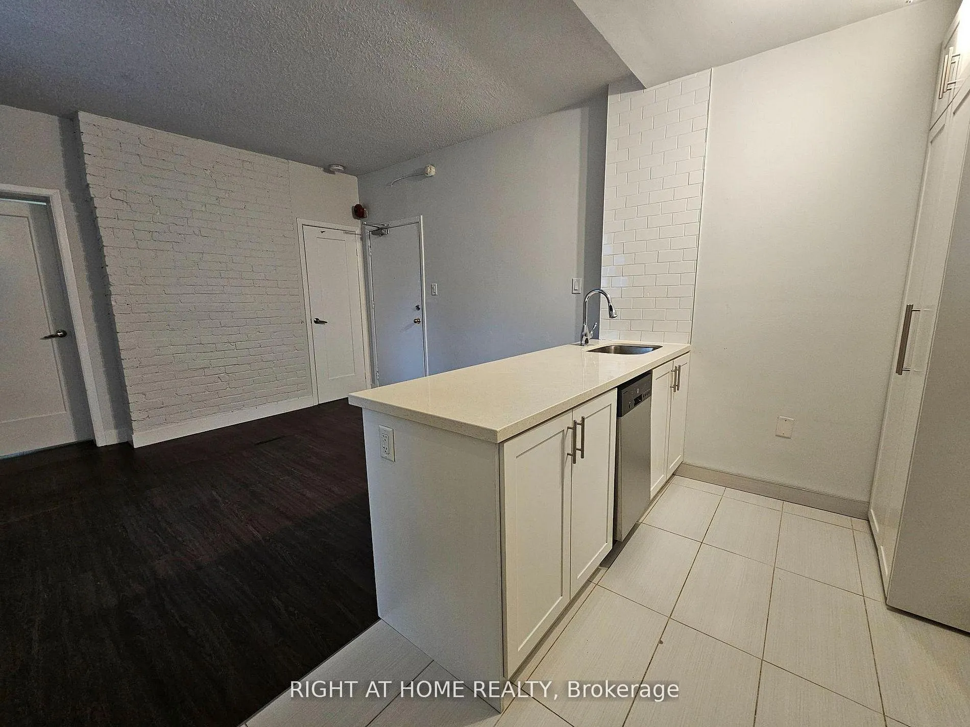 Photo 10 of Unit 203, 72 Wellesley Street E, Toronto, Church-Yonge Corridor — HOMEH