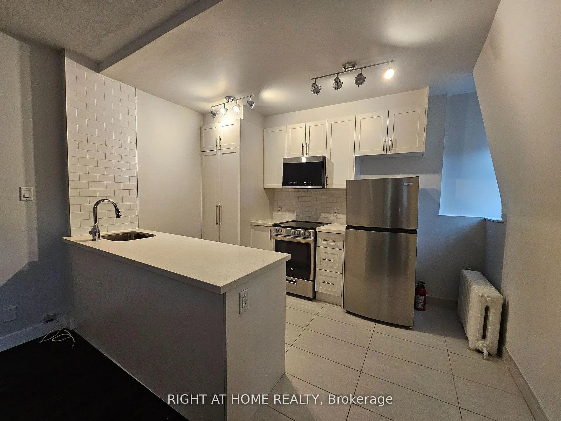 Photo 11 of Unit 203, 72 Wellesley Street E, Toronto, Church-Yonge Corridor — HOMEH
