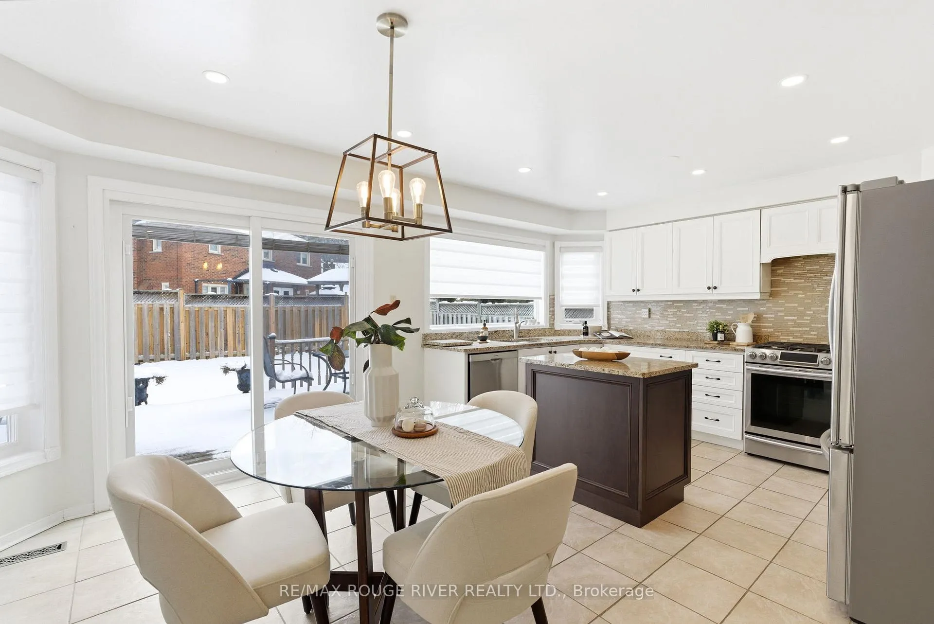Photo 9 of 25 Glencedar Crescent, Whitby, Pringle Creek — HOMEH