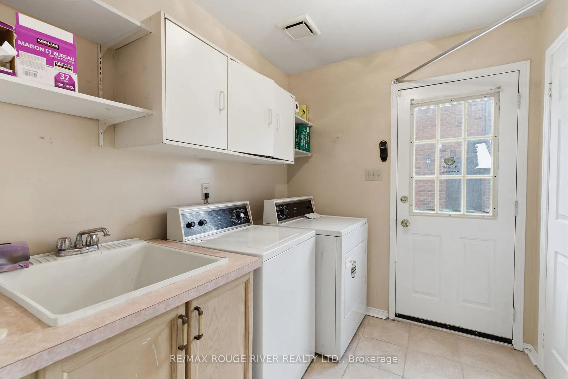Photo 19 of 25 Glencedar Crescent, Whitby, Pringle Creek — HOMEH