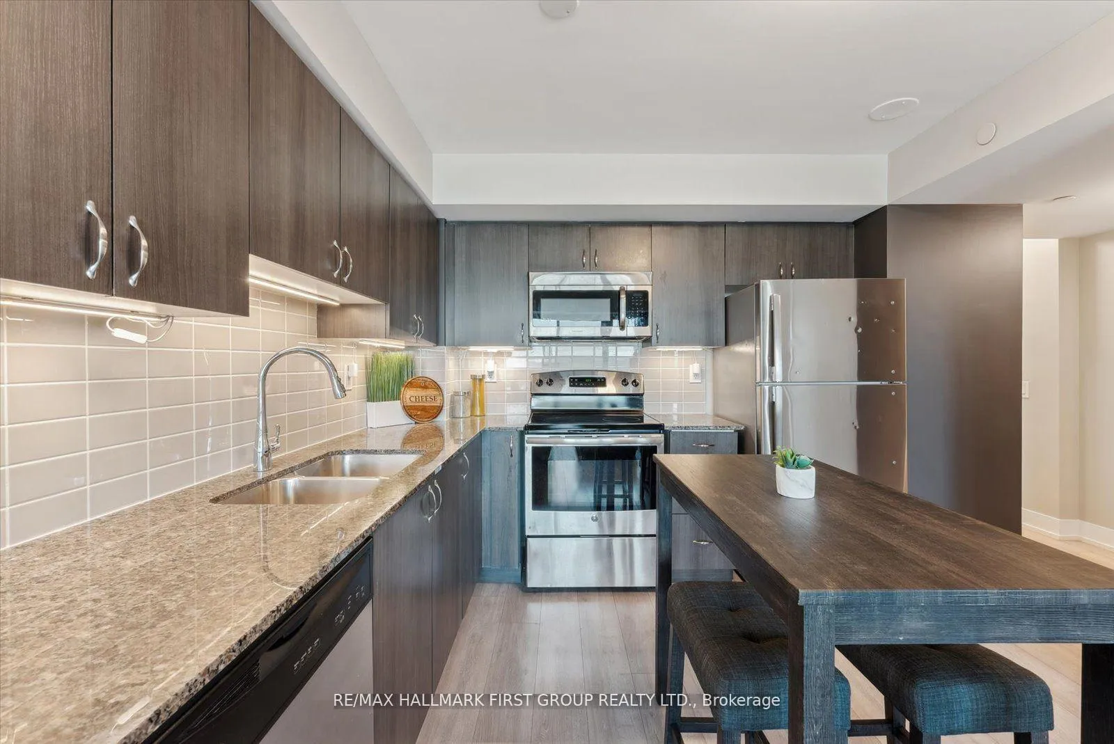 Photo 5 of Unit 1210, 1215 Bayly Street, Pickering, Bay Ridges — HOMEH
