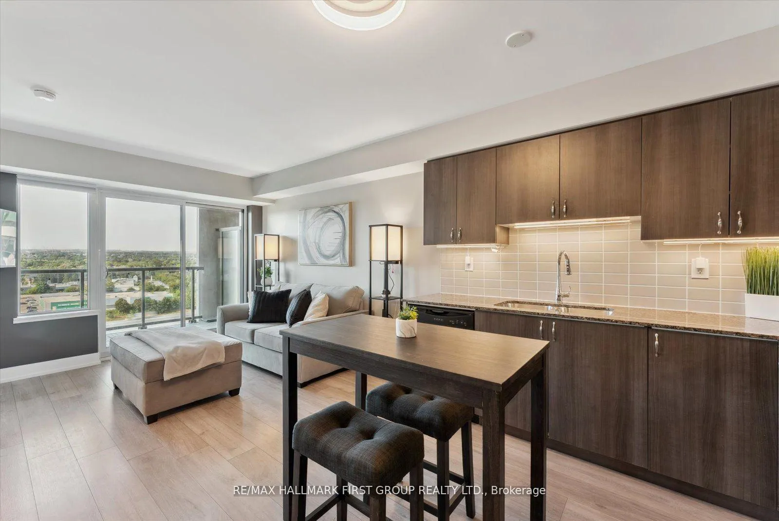 Photo 6 of Unit 1210, 1215 Bayly Street, Pickering, Bay Ridges — HOMEH