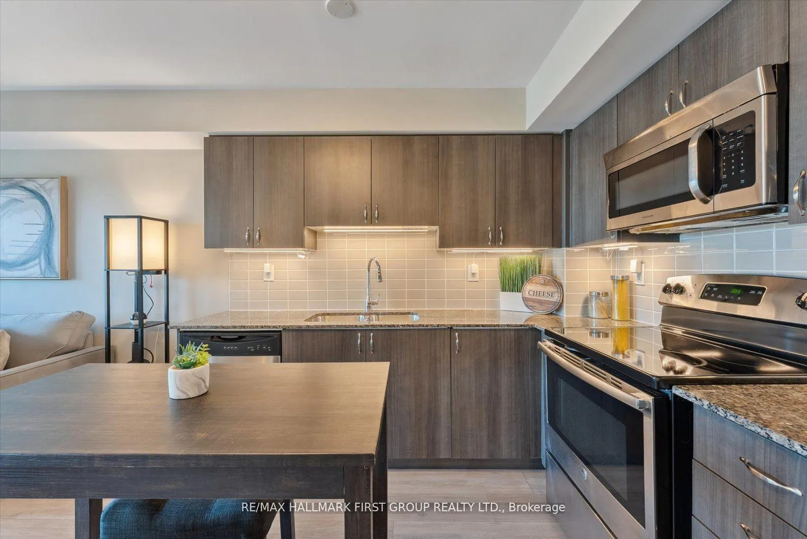 Photo 7 of Unit 1210, 1215 Bayly Street, Pickering, Bay Ridges — HOMEH