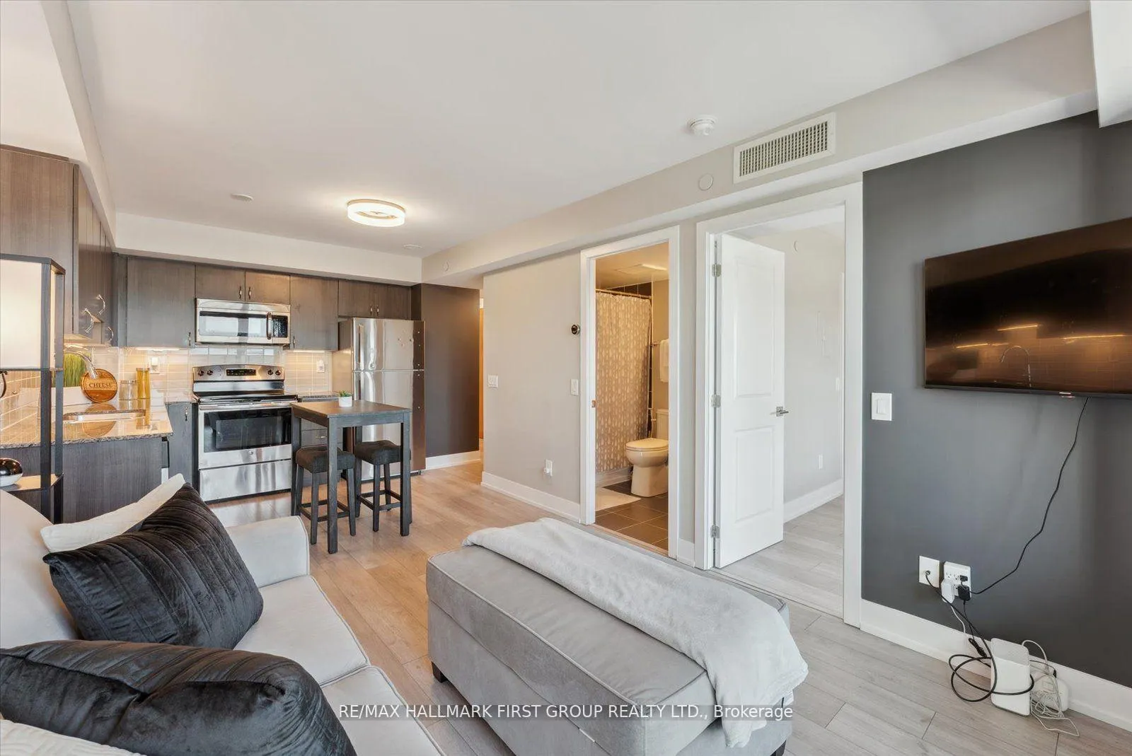 Photo 9 of Unit 1210, 1215 Bayly Street, Pickering, Bay Ridges — HOMEH