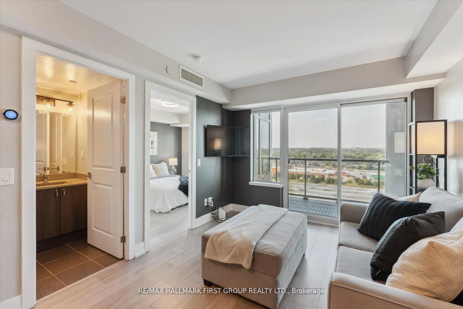 Photo 11 of Unit 1210, 1215 Bayly Street, Pickering, Bay Ridges — HOMEH