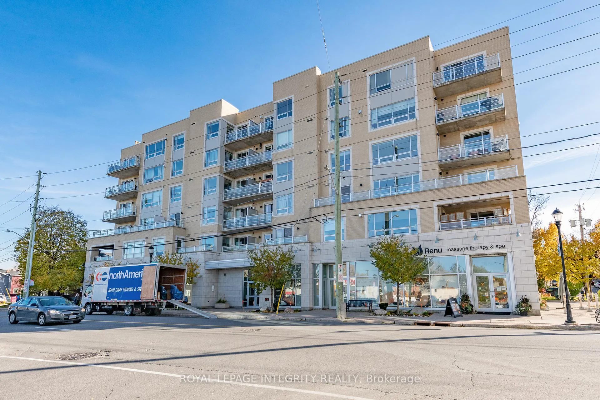 Front of Unit 304, 1422 Wellington Street