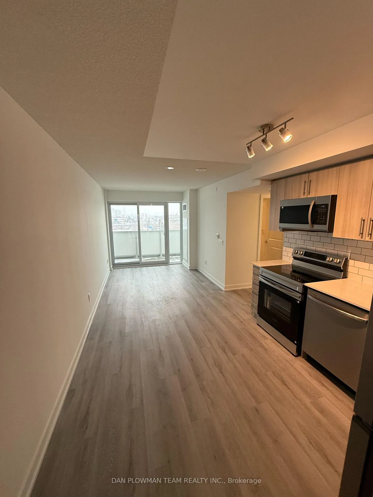 Photo 1 of Unit 602, 1010 Sandy Beach Road, Pickering, Bay Ridges — HOMEH