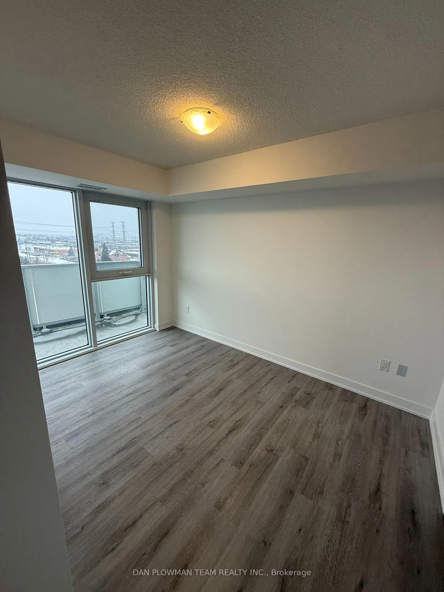 Photo 4 of Unit 602, 1010 Sandy Beach Road, Pickering, Bay Ridges — HOMEH
