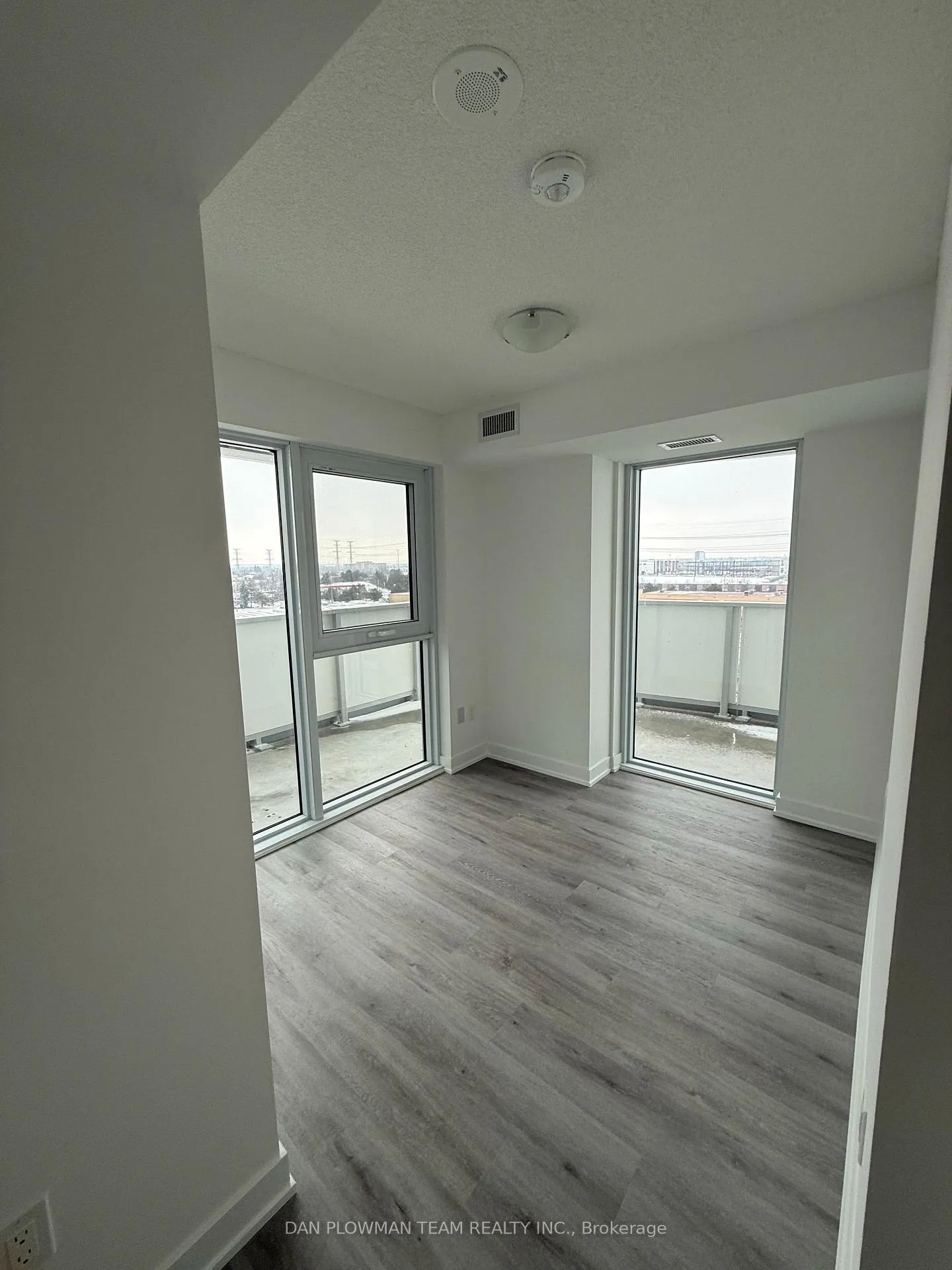 Photo 7 of Unit 602, 1010 Sandy Beach Road, Pickering, Bay Ridges — HOMEH