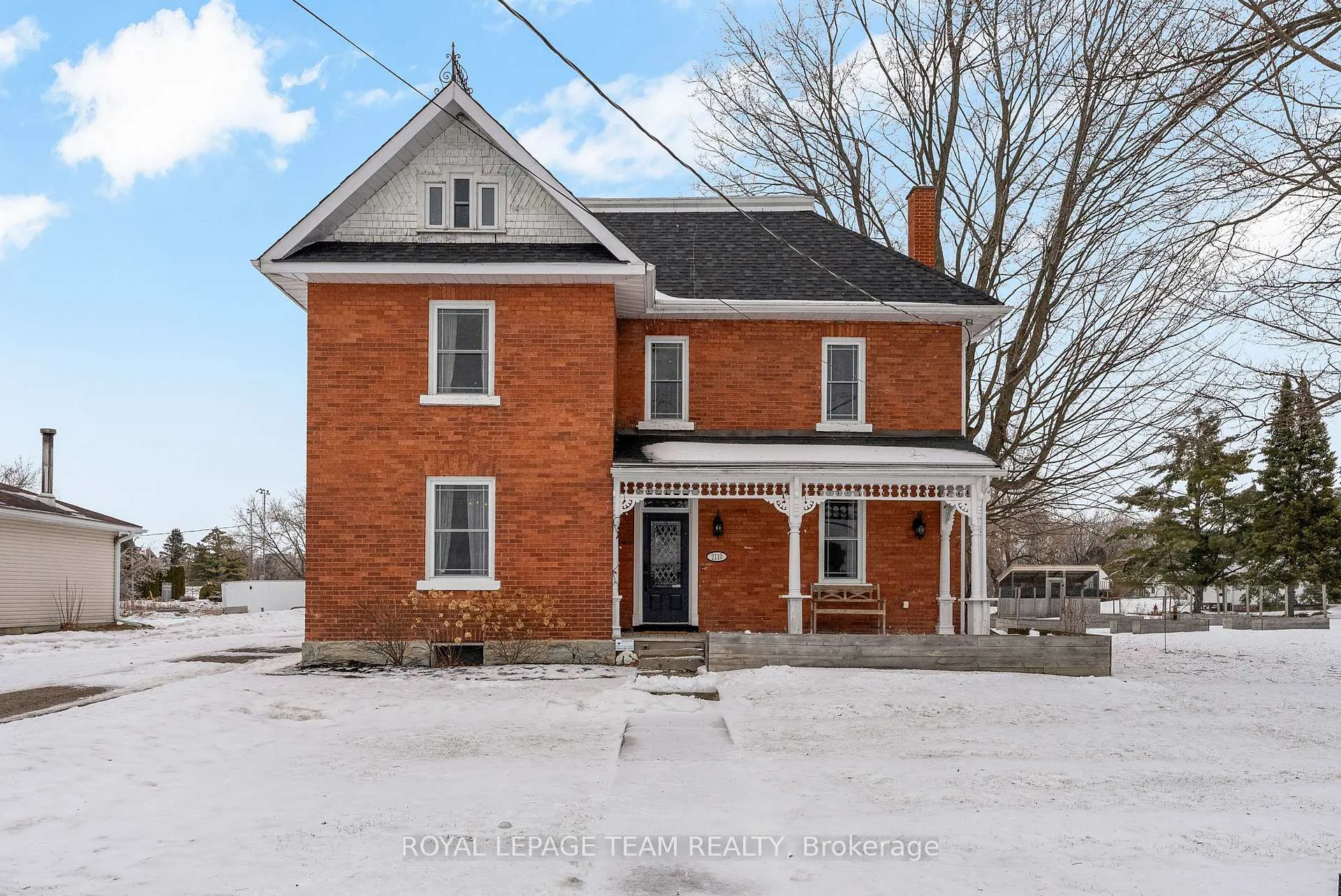 Front of 2110 Westmeath Road