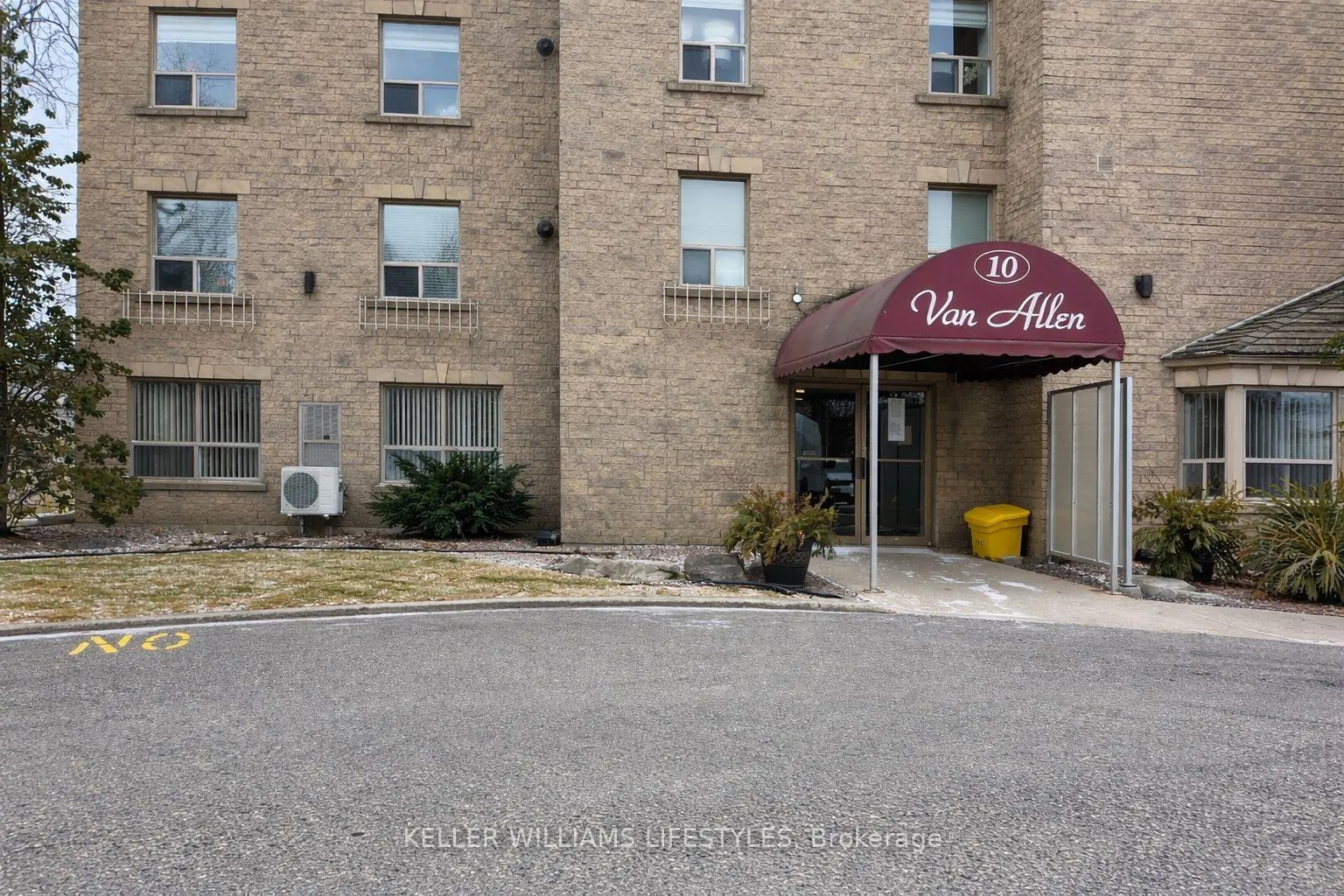 Front of Unit 702, 10 Van Allen Avenue
