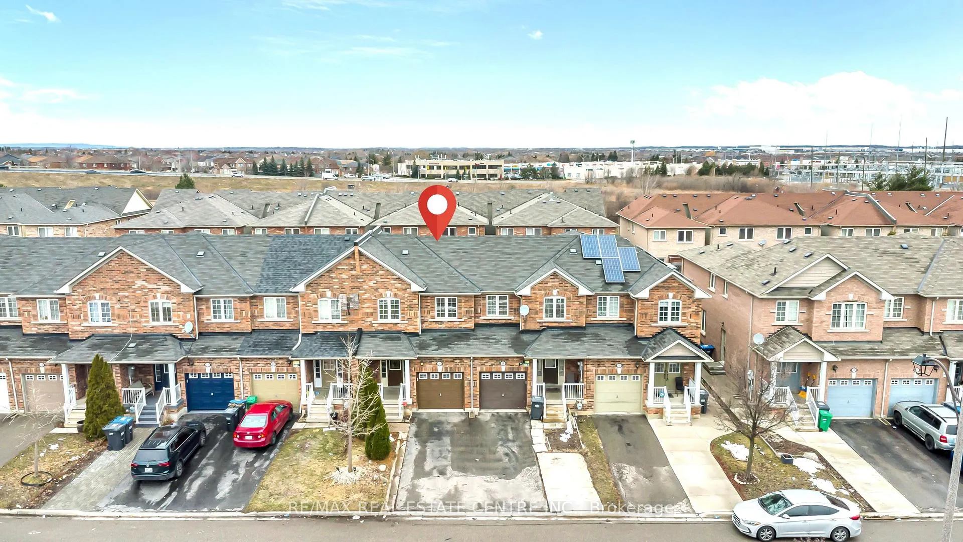 Photo 3 of 20 Tanasi Road, Brampton, Credit Valley — HOMEH