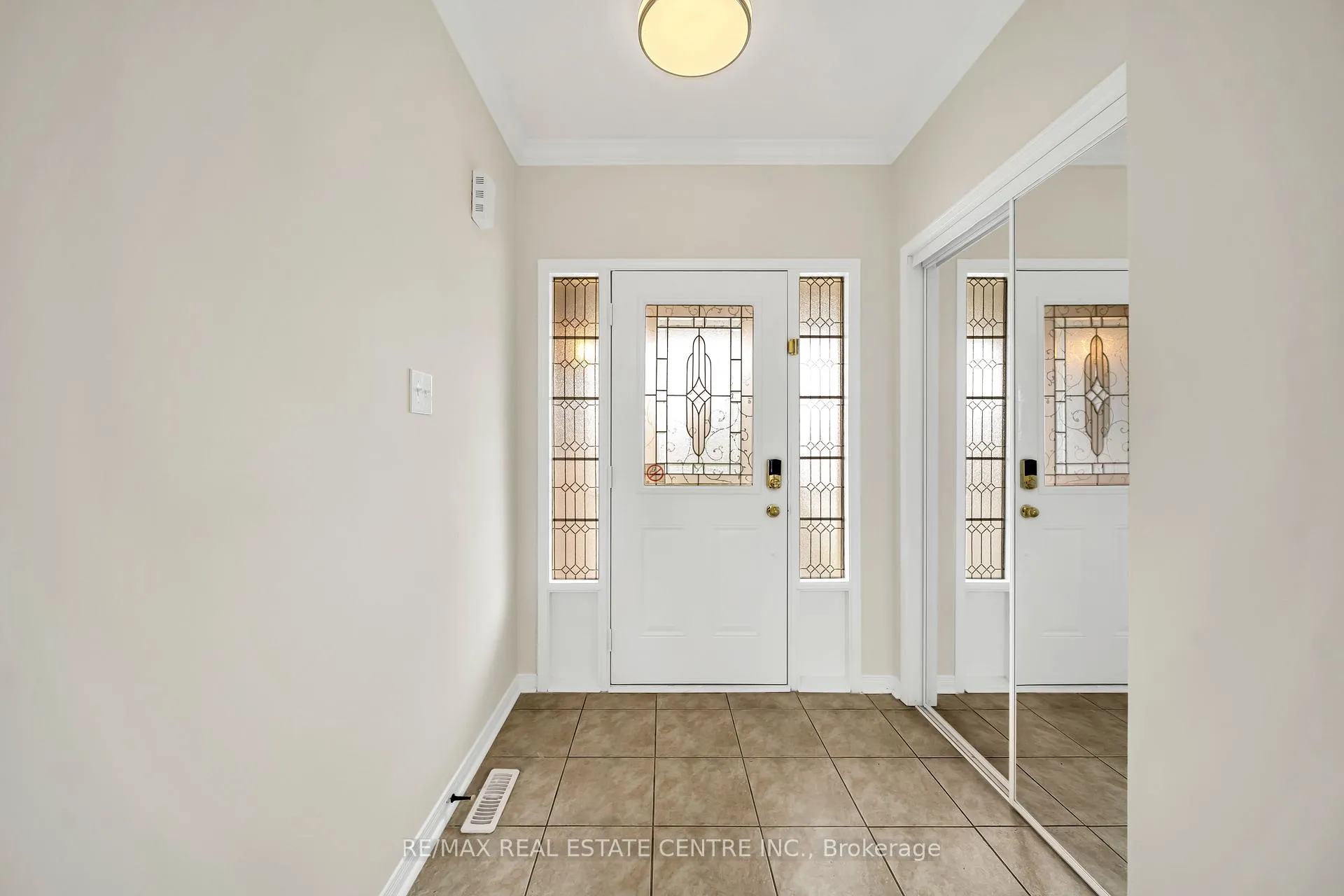 Photo 6 of 20 Tanasi Road, Brampton, Credit Valley — HOMEH