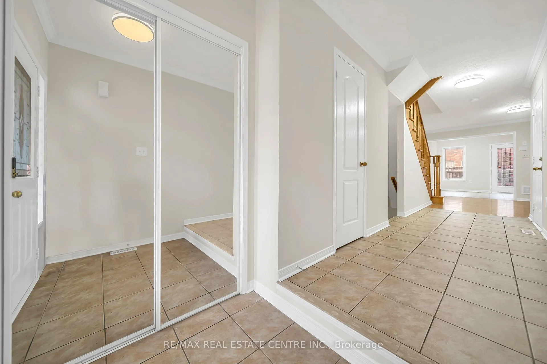 Photo 7 of 20 Tanasi Road, Brampton, Credit Valley — HOMEH