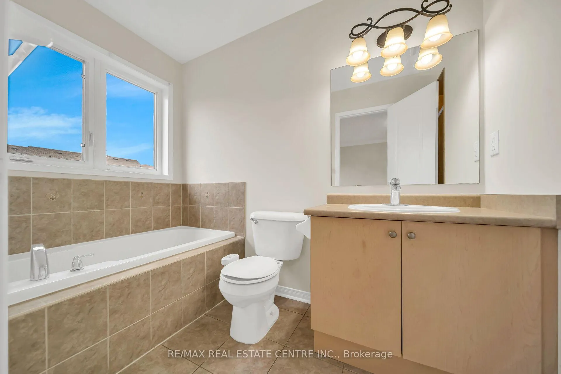 Photo 40 of 20 Tanasi Road, Brampton, Credit Valley — HOMEH