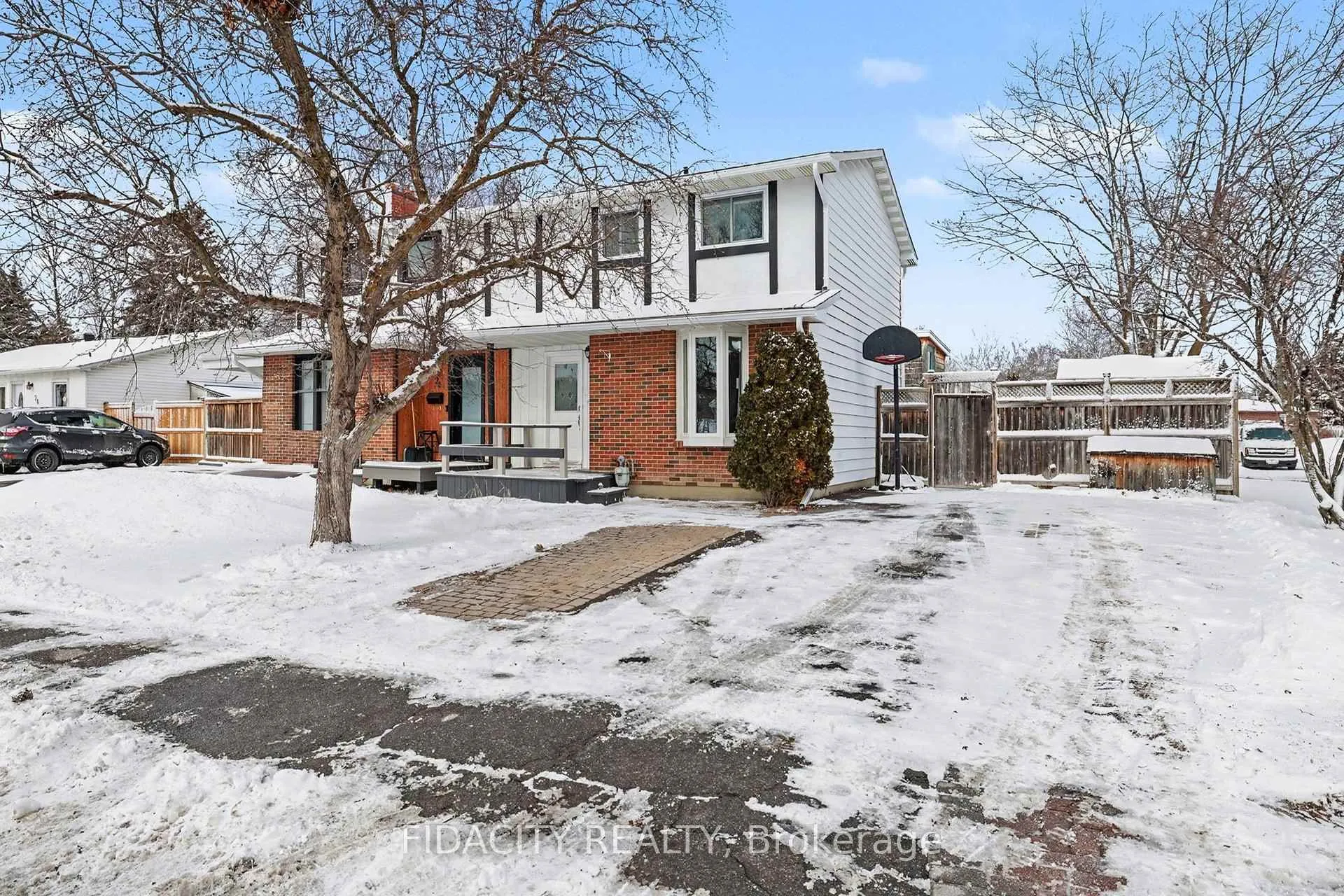 Front of 28 Glamorgan Drive