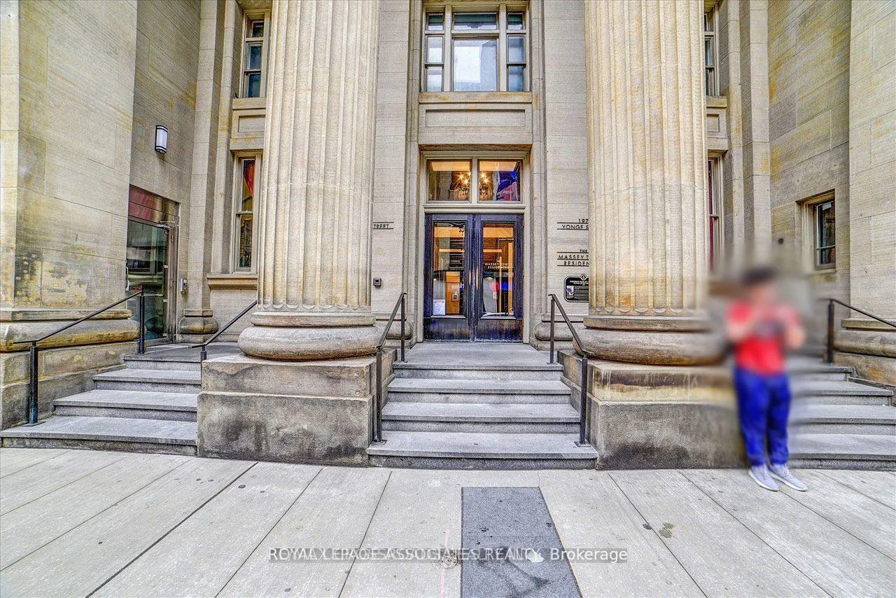 Photo 6 of Unit 5214, 197 Yonge Street, Toronto, Church-Yonge Corridor — HOMEH