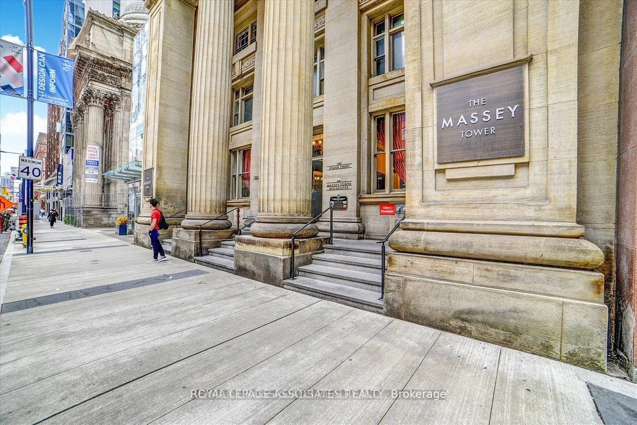 Photo 7 of Unit 5214, 197 Yonge Street, Toronto, Church-Yonge Corridor — HOMEH