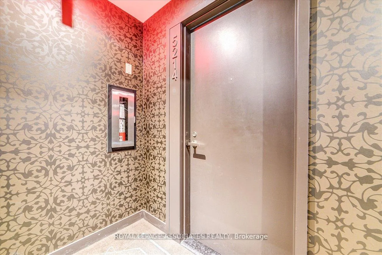 Photo 10 of Unit 5214, 197 Yonge Street, Toronto, Church-Yonge Corridor — HOMEH