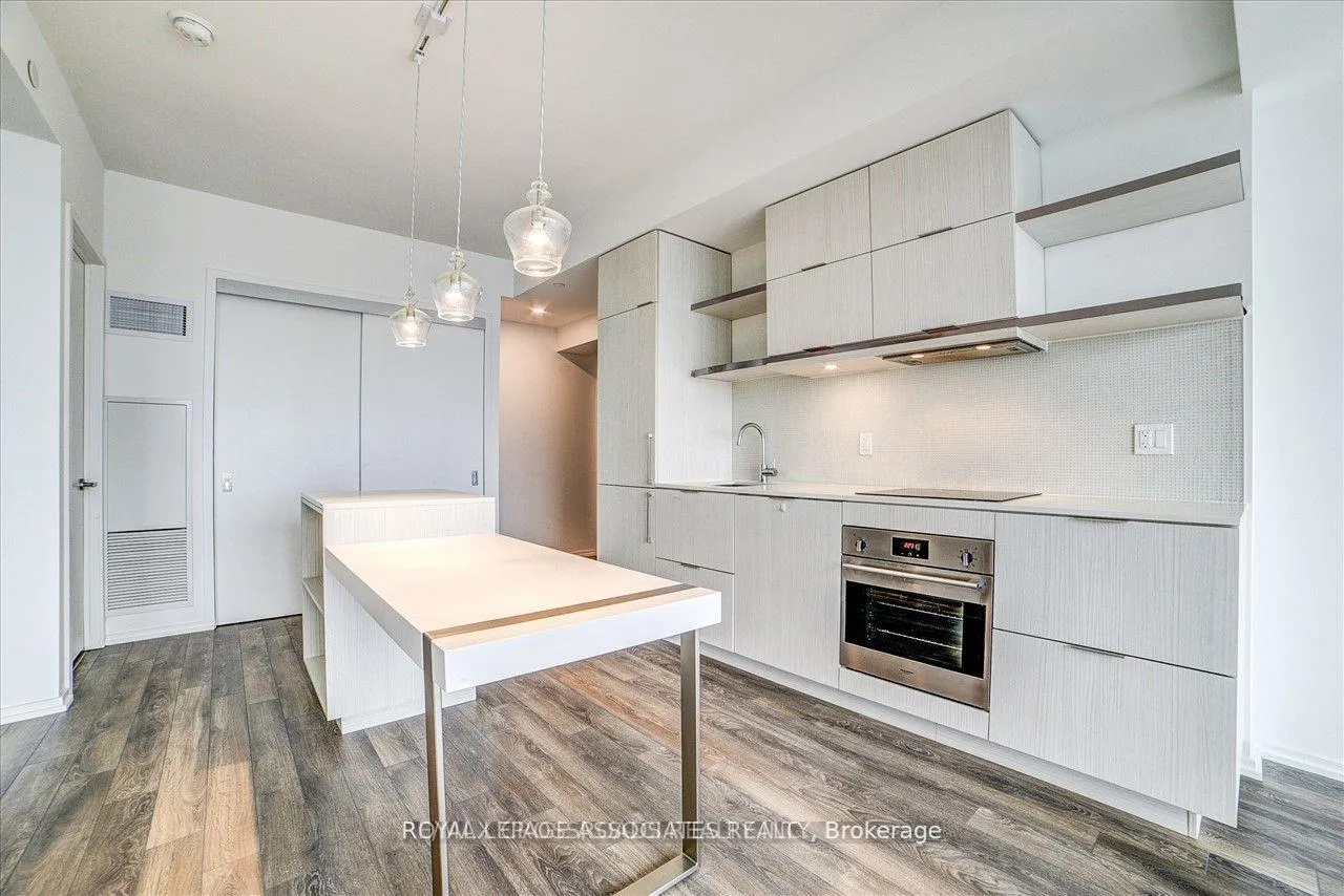 Photo 12 of Unit 5214, 197 Yonge Street, Toronto, Church-Yonge Corridor — HOMEH