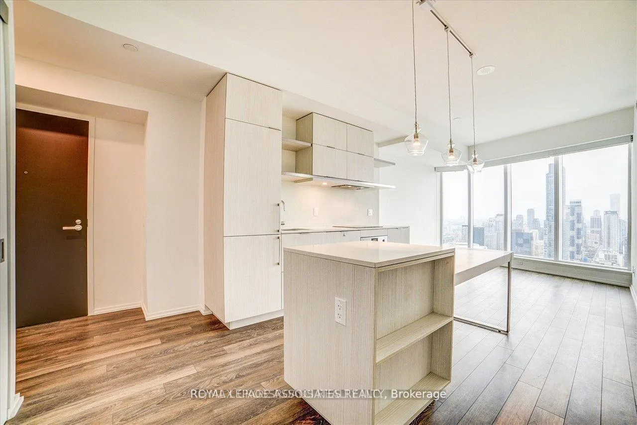 Photo 14 of Unit 5214, 197 Yonge Street, Toronto, Church-Yonge Corridor — HOMEH