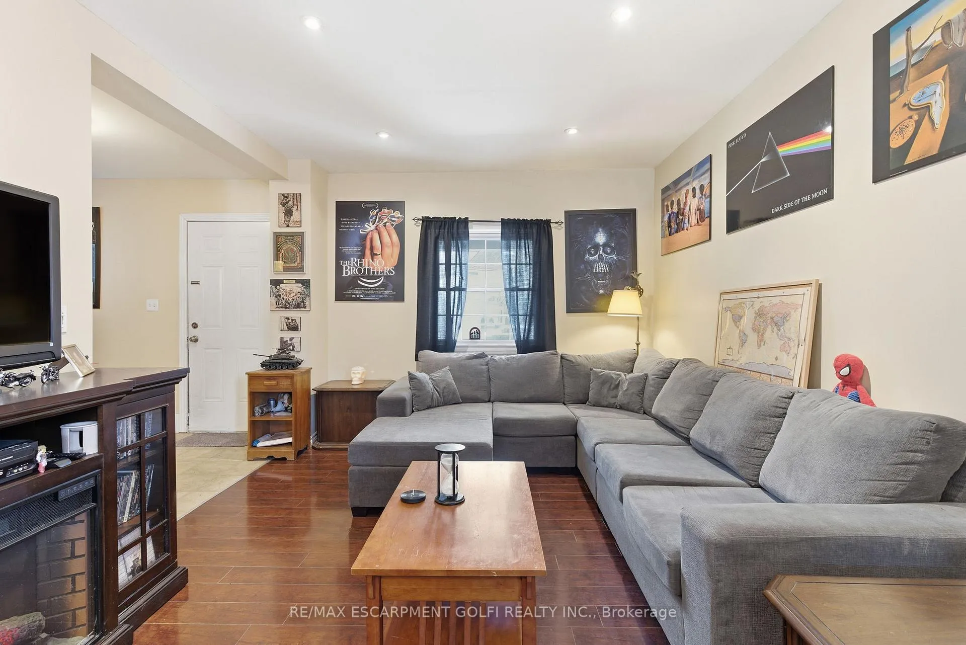 Photo 3 of 132 1/2 Lake Street, St. Catharines, Downtown — HOMEH