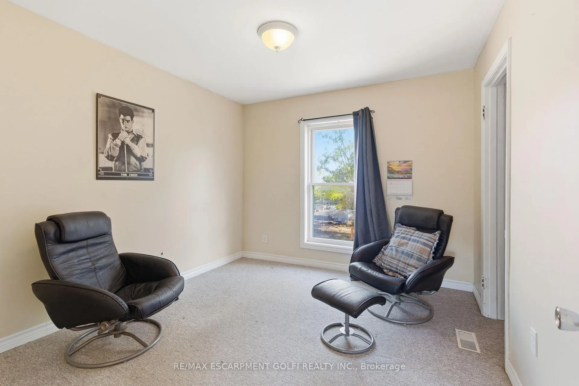 Photo 10 of 132 1/2 Lake Street, St. Catharines, Downtown — HOMEH