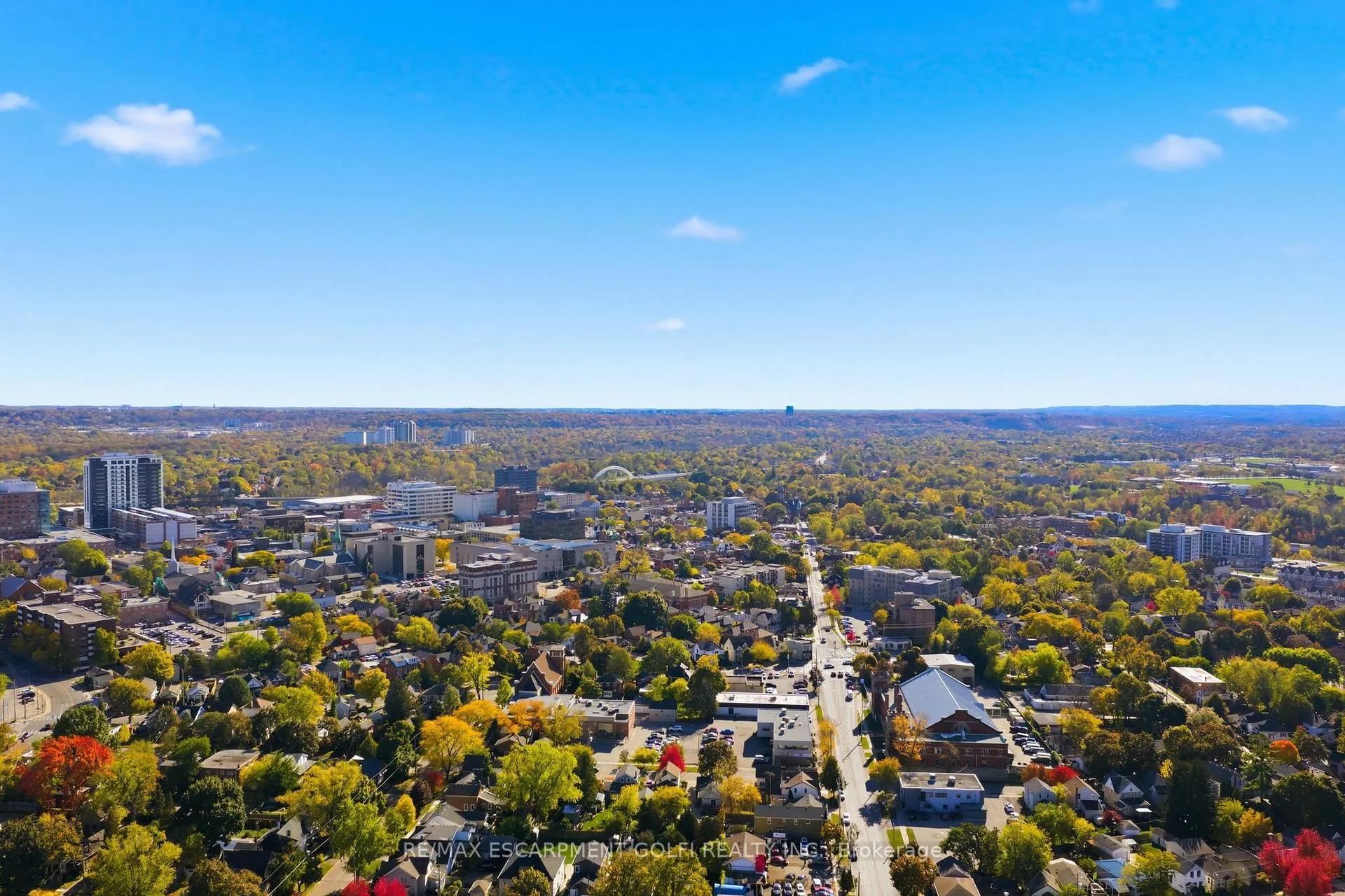 Photo 18 of 132 1/2 Lake Street, St. Catharines, Downtown — HOMEH