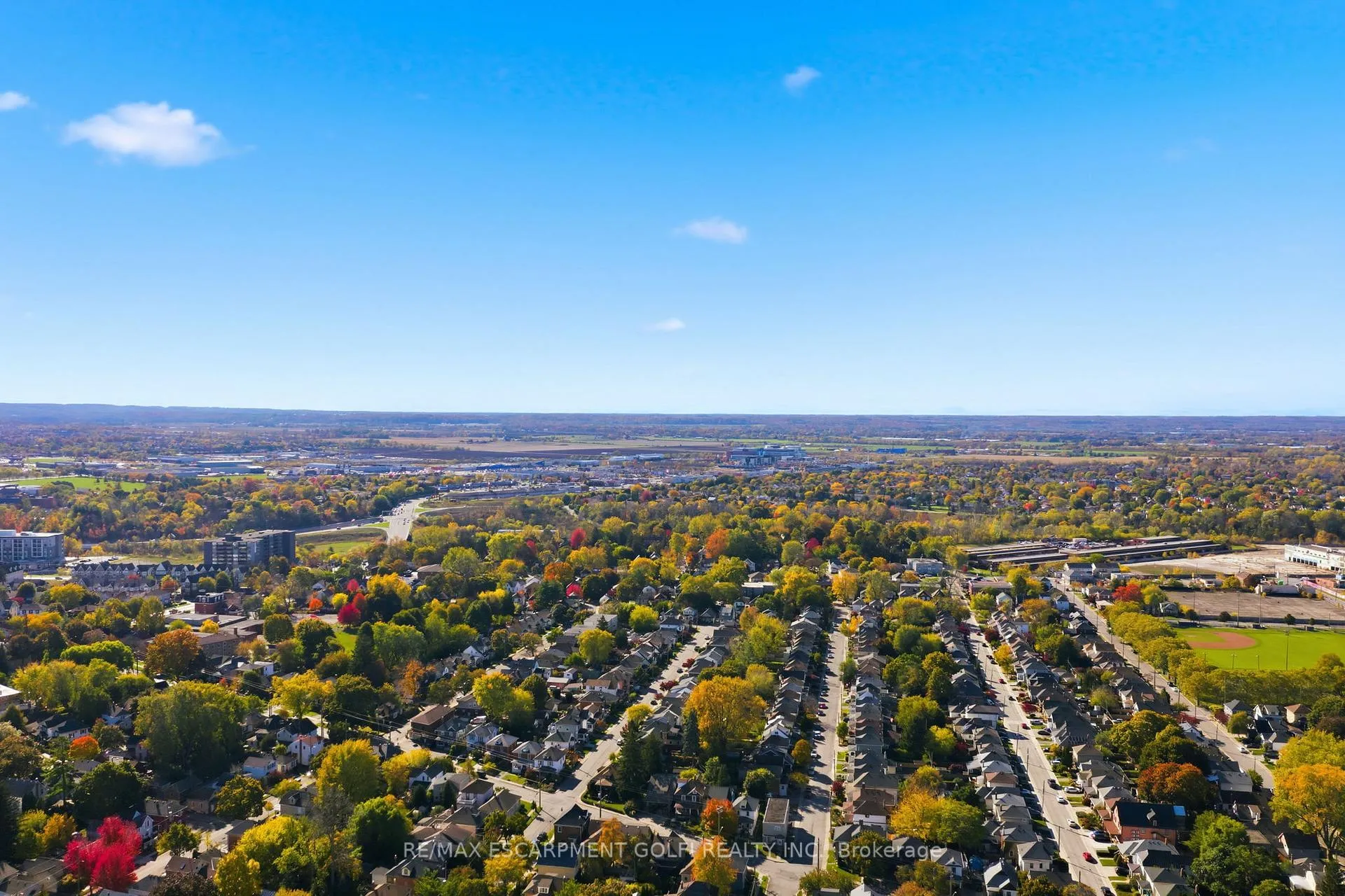 Photo 19 of 132 1/2 Lake Street, St. Catharines, Downtown — HOMEH