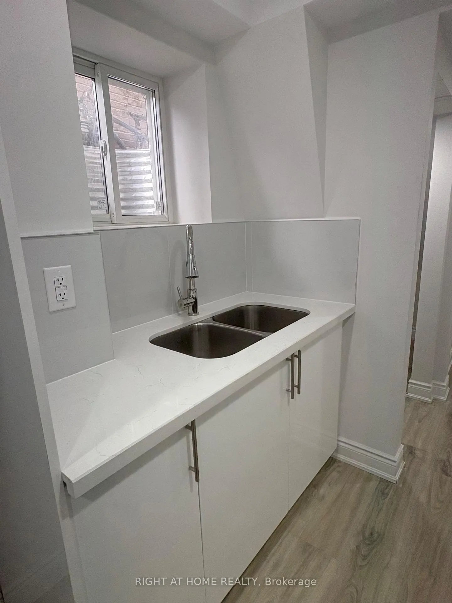 Photo 11 of Unit Basement, 36 Hubbell Rd S, Brampton, Bram West — HOMEH